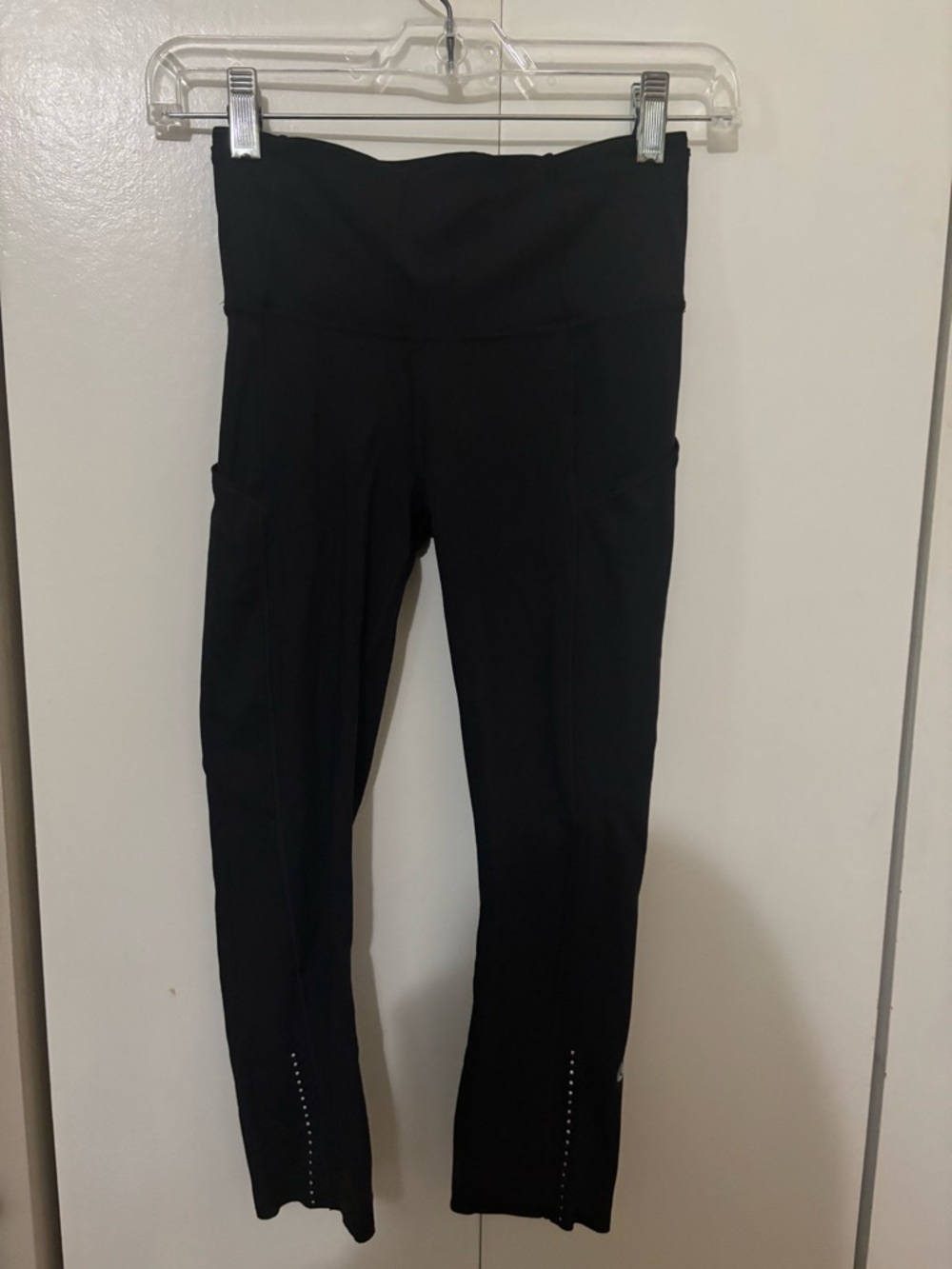 Lululemon cropped Black High-Waisted Leggings with Side Pockets